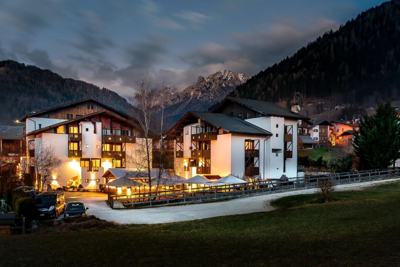 Hotel Castel Pietra Fiera Di Primiero Exteriér fotografie